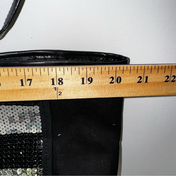 Large Victoria's Secret Tote Duffle Travel  Bag Sequins Gold Pink - Picture 3 of 8